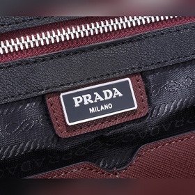 PRADA Модель： P8018 Мужской портфель Оригинальная европейская кож