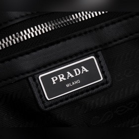 Prada Модель 2VE368-9 Мужской портфель Изготовлена из итальянс