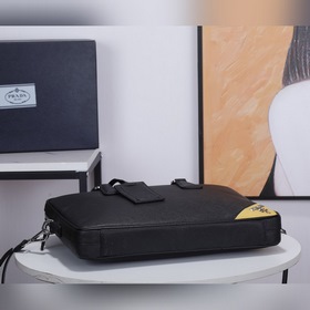 Prada Модель 2VE368-9 Мужской портфель Изготовлена из итальянс