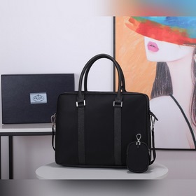 Нейлоновый портфель PRADA Prada Модель 2VE871 Изготовлена из ор