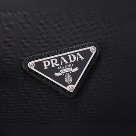 Нейлоновый портфель PRADA Prada Модель 2VE871 Изготовлена из ор