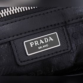 PRADA Новая сумка для документов, модель 2VE368 Изготовлена из и