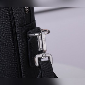 PRADA Новая сумка для документов, модель 2VE368 Изготовлена из и