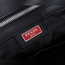 PRADA Новая сумка для документов, модель 2VE368 Изготовлена из и