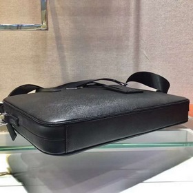 Новая сумка для документов PRADA, модель 2VE368 Изготовлена из им