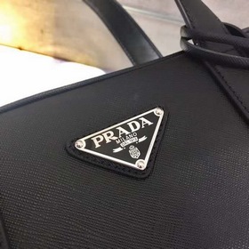 Новая сумка для документов PRADA, модель 2VE368 Изготовлена из им