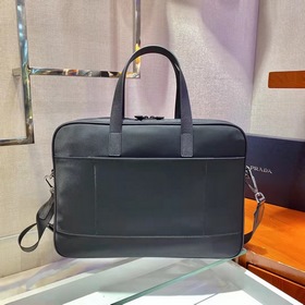 Новая сумка для документов из экологичной серии PRADA, модель 2VE