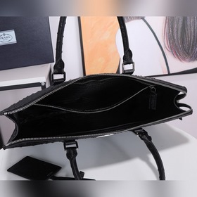 PRADAa Новая мужская сумка, модель 2VE030 с узором страуса Изгото