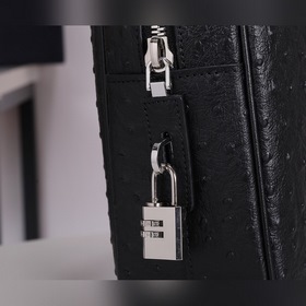 PRADA Модель： P8018 Мужской портфель Изготовлена из кожи страус