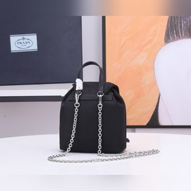PRADA Мини-рюкзак с перекрестными ремнями, модель 1BH029 Очень ми