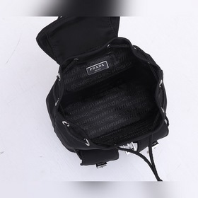 PRADA Мини-рюкзак с перекрестными ремнями, модель 1BH029 Очень ми