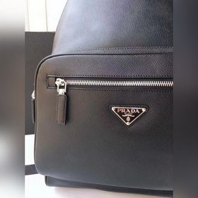 Рюкзак PRADA, модель 2VZ032 Изготовлен из импортной кожи Saffiano