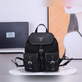 Новый рюкзак PRADA, модель 1BZ677A Этот нейлоновый рюкзак с изыск