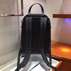 PRADA Новая сумка через плечо, модель 1BZ066 Изготовлена из импор