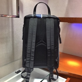 PRADA Новая сумка через плечо, модель 1BZ066 Изготовлена из импор