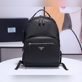 Рюкзак PRADA, модель 2VZ032 Изготовлен из импортной кожи Saffian