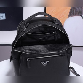 Рюкзак PRADA, модель 2VZ032 Изготовлен из импортной кожи Saffian