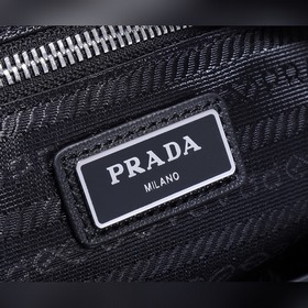 Рюкзак PRADA, модель 2VZ032 Изготовлен из импортной кожи Saffian