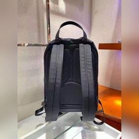 Новый рюкзак Prada, модель 2VZ071 Новейший рюкзак, изготовленный 