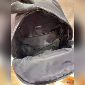 Новый рюкзак Prada, модель 2VZ071 Новейший рюкзак, изготовленный 