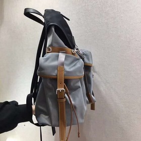 PRADA Новый рюкзак, модель 2VZ074 Рюкзак Изготовлен из ткани с от