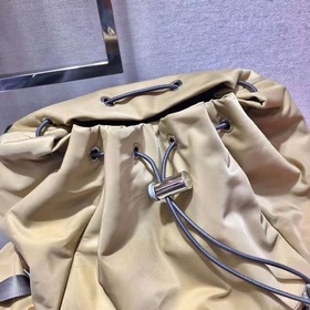 PRADA Новый рюкзак, модель 2VZ074 Рюкзак Изготовлен из ткани с от