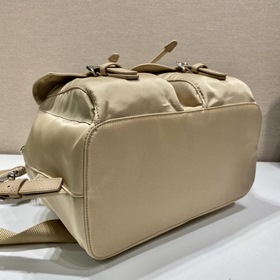 PRADA Новый рюкзак Модель 1BZ811 Новый цвет. Этот нейлоновый рюкз