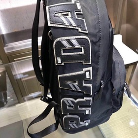 Рюкзак Prada, модель 2VZ068, буквенный логотип, эмалевый треуголь