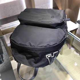 Рюкзак Prada, модель 2VZ068, буквенный логотип, эмалевый треуголь