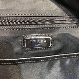 Рюкзак Prada, модель 2VZ068, буквенный логотип, эмалевый треуголь