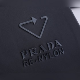 Prada Дорожная сумка Модель 2VC007A С экологичной этикеткой, из