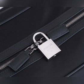 Prada Дорожная сумка Модель 2VC007A С экологичной этикеткой, из