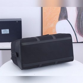 Prada Дорожная сумка Модель 2VC007A С экологичной этикеткой, из