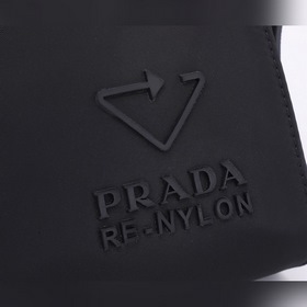 Новая весенняя коллекция Prada. Мужская сумка-клатч из нейлона, м