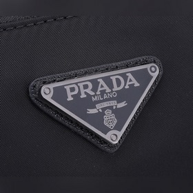 Новая весенняя коллекция Prada. Мужская сумка-клатч из нейлона, м