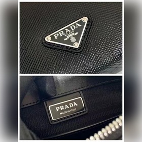 Мужская сумка PRADA, модель 2VF039 Эта сумка-клатч имеет изящный 