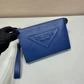 Мужская сумка PRADA, модель 2VF039 Эта сумка-клатч имеет изящный 