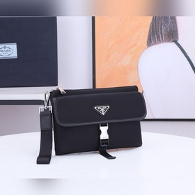 Мужская сумка PRADA, модель 2NH011 Изготовлена из импортного водо