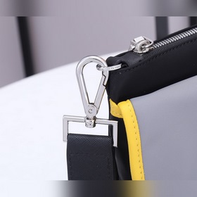 Новейшая модель сумки PRADA, модель 2NH011 Изготовлена из импорт