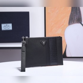 Мужская сумка PRADA, модель 2NG005G Мужская сумка из кожи Saffian