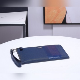Мужская сумка PRADA, модель 2NG005G Мужская сумка из кожи Saffian