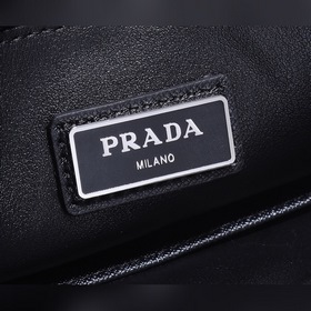 Мужская сумка PRADA, модель 2NG005G Мужская сумка из кожи Saffian