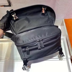 Классическая сумка-почтальон PRADA, модель 2VH994 Эта сумка через