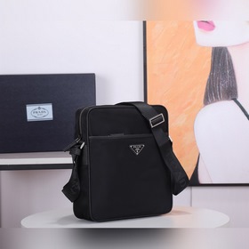 Мужская сумка через плечо PRADA, модель 2VQ002, черный Нейлон и о