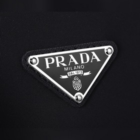 Мужская сумка через плечо PRADA, модель 2VQ002, черный Нейлон и о