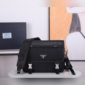 PRADA Модель 2VD009 Сумка через плечо с двумя застежками треуголь