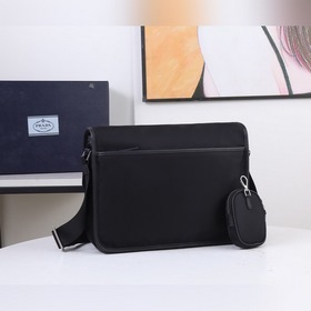 PRADA сумка-почтальон из парашютного полотна, модель 2VD7688 Эта