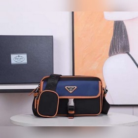 Мужская сумка через плечо PRADA, модель 2VH074 Изготовлена из имп