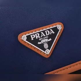 Мужская сумка через плечо PRADA, модель 2VH074 Изготовлена из имп