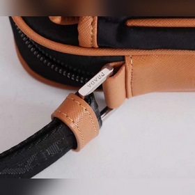 Мужская сумка через плечо PRADA, модель 2VH074 Изготовлена из имп